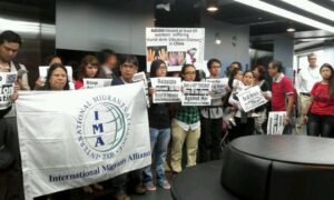 Bebaskan OMIH, Aliansi BMI Hong Kong dan ILPS saat menggelar aksi di Kantor Adidas di Hong Kong 
