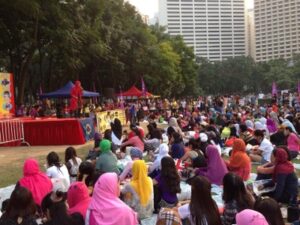 Kemeriahan ulang tahun IMWU Hong Kong yang ke-14 di Lapangan Rumput Victoria Park