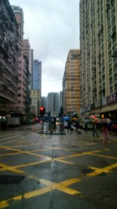 Suasana Musim Dingin di Jalanan Hong Kong. Foto : Yan Biken