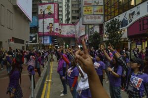 Aksi One Billion Rising di Hong Kong. Sumber Foto : Facebook Sringatin 